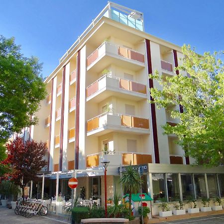 Hotel Aquila D'Oro Misano Adriatico Buitenkant foto